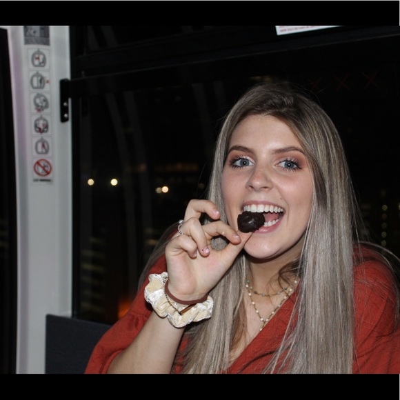 Meet your Posher, Alexis - Picture 1 of 1